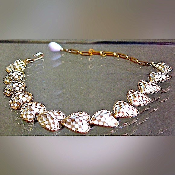 CORO HEART NECKLACE CREAM GOLD CHECK VINTAGE 15 INCH 13 LINKS - Picture 4 of 10